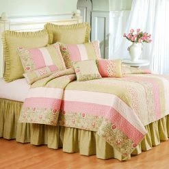C&F Home Amberly Quilt