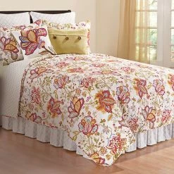 C&F Home Bethany Floral Quilt Set